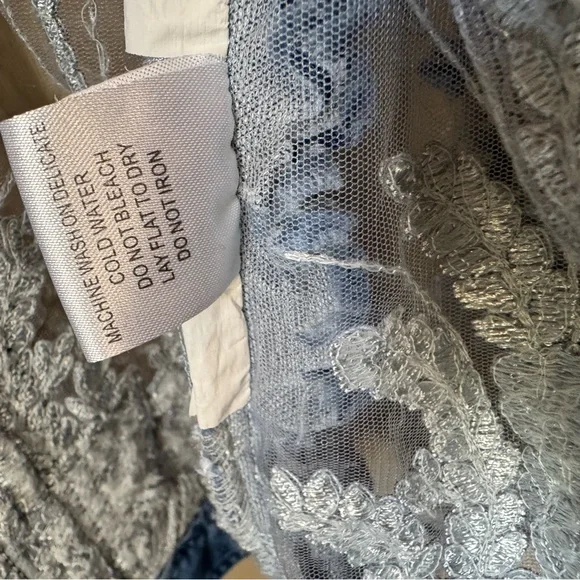 Elegant Blue Embroidered Sheer Denim Jacket - Picture 9 of 10